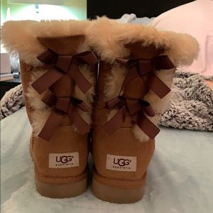 Bailey bow ugg boots size 7